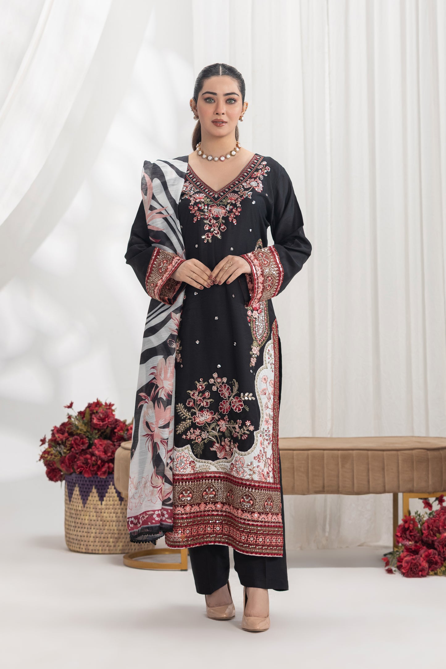 Black Elegance 3-Piece Pret