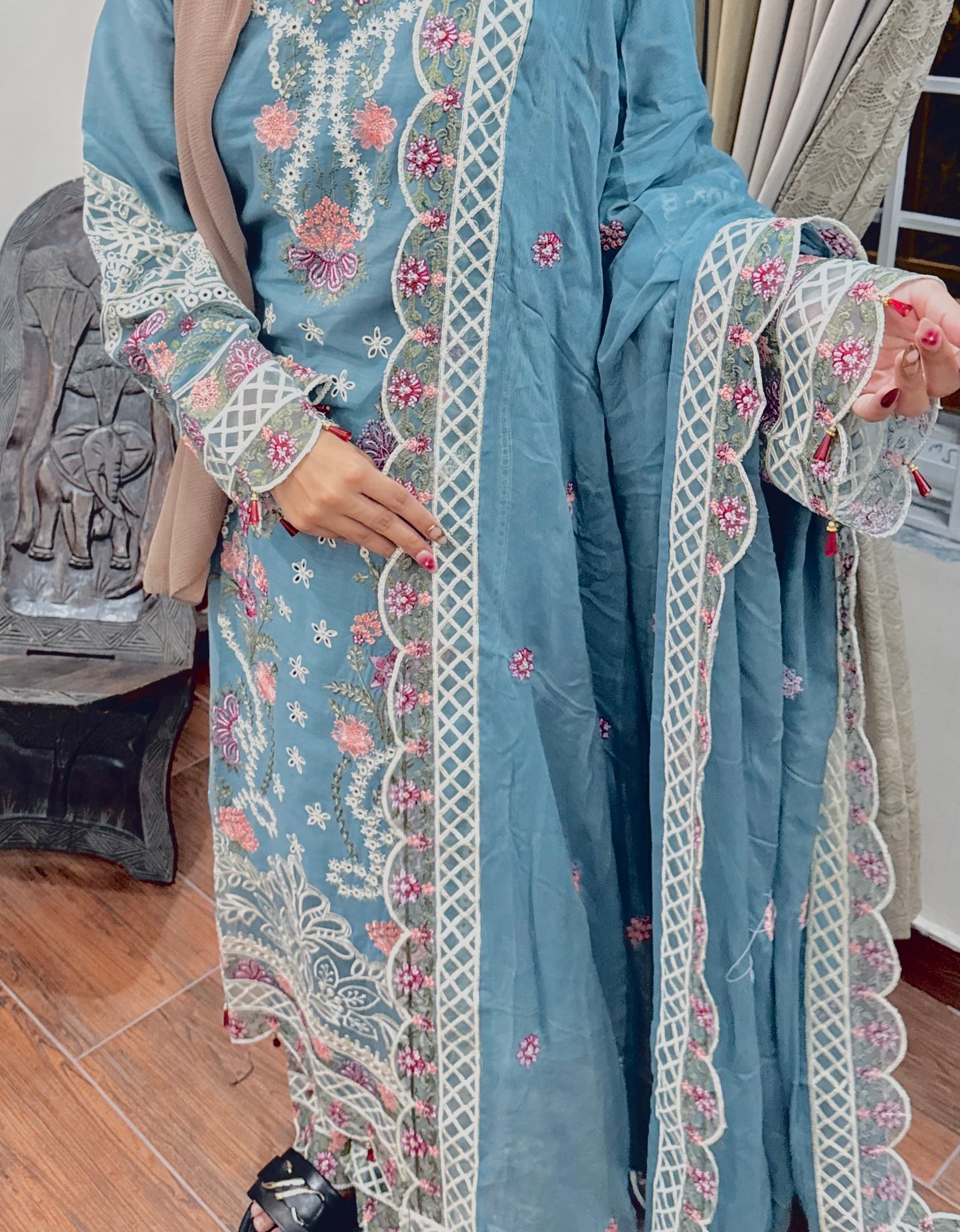 Azure Blossom – 3PC Luxury Embroidered Lawn Suit