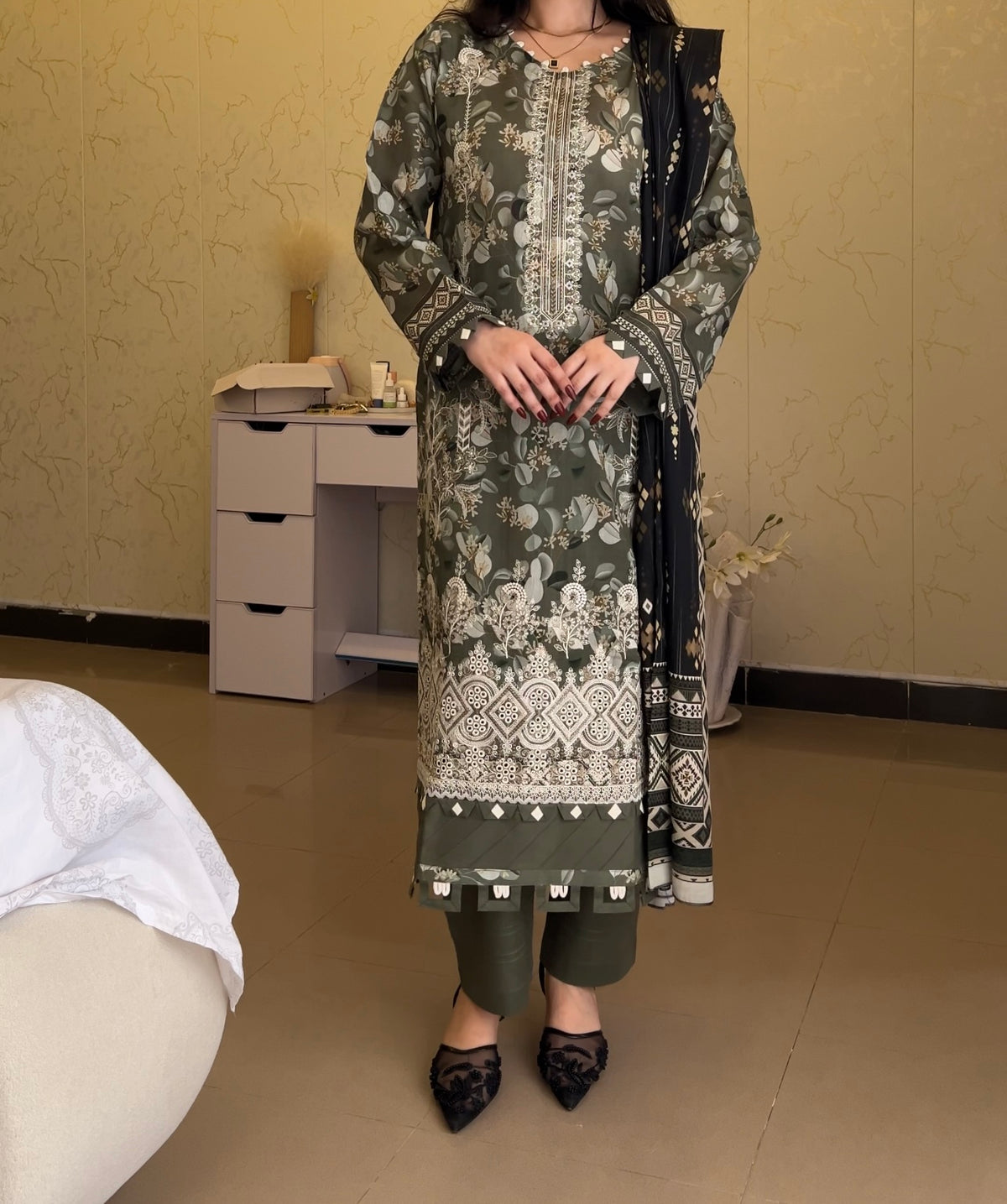 Emerald Grace – 3PC Stitched Suit